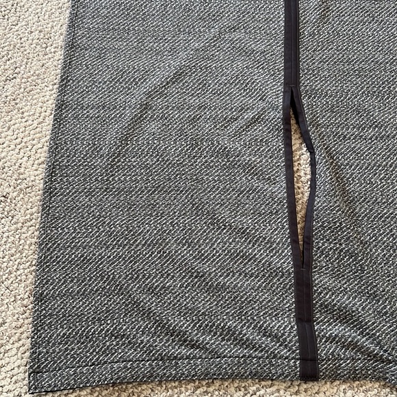 Lululemon Vinyasa Wrap Scarf Grey - Picture 5 of 13
